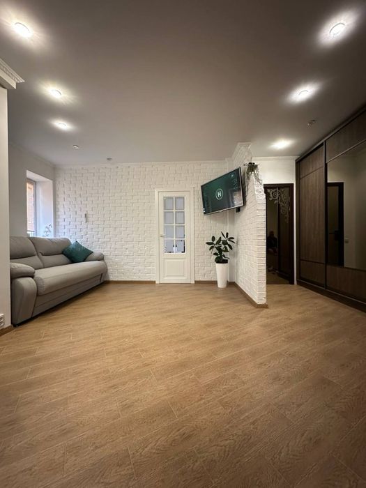 Продам евродвушку Центр Сертификат Євідновлення