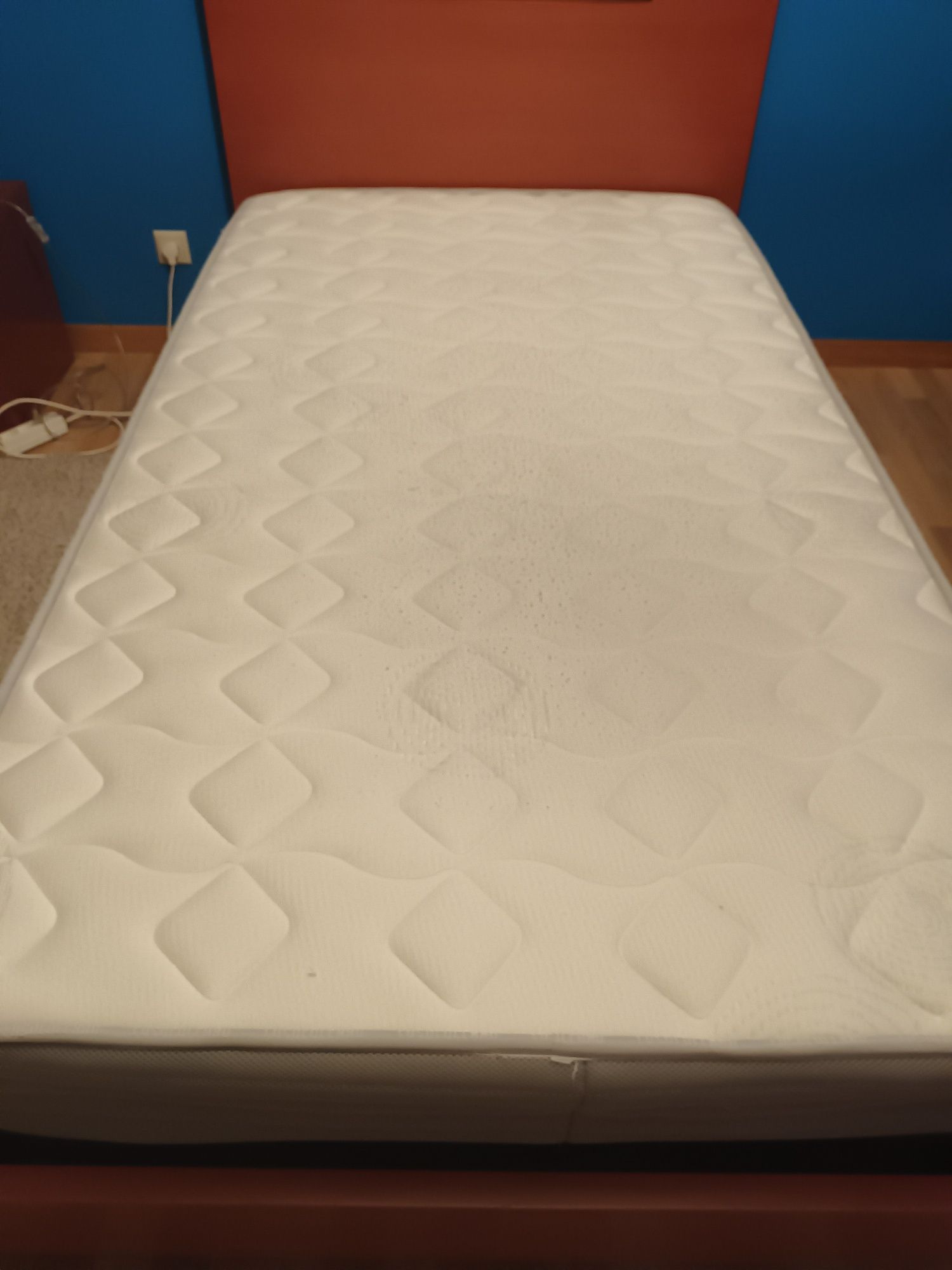 Cama solteiro c/ colchão
