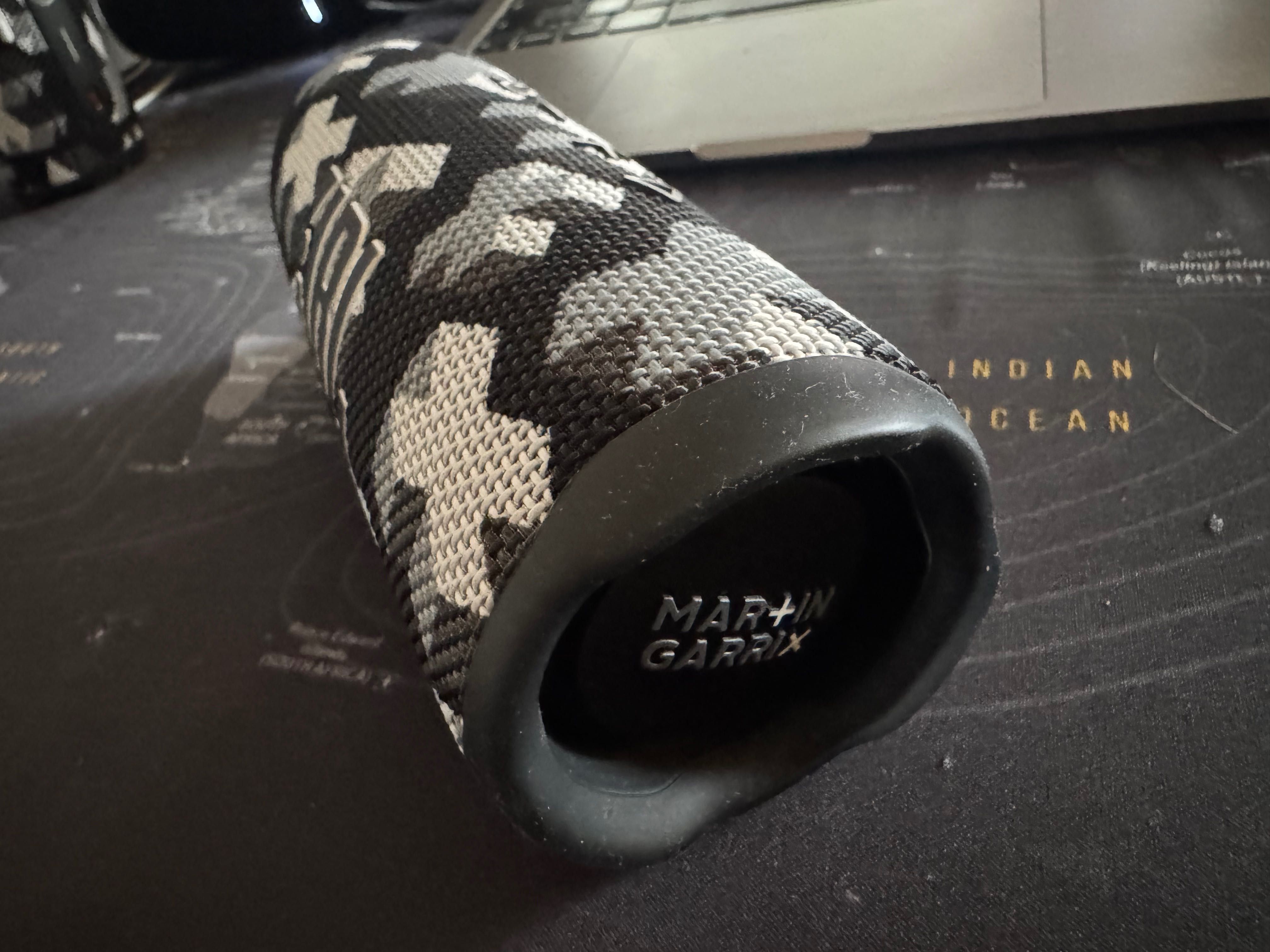Przenośny głośnik JBL Flip 6 biało-czarny 30W Martin Garrix