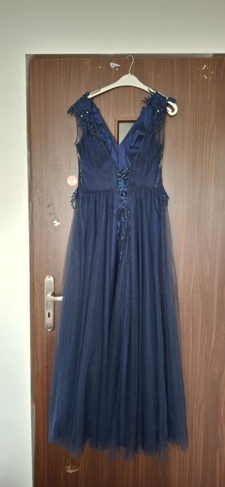 Sukienka balowa na studniówkę