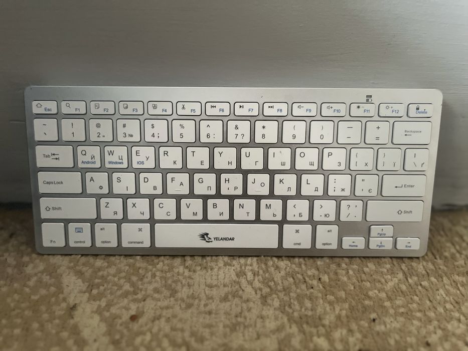 Клавіатура блютус!