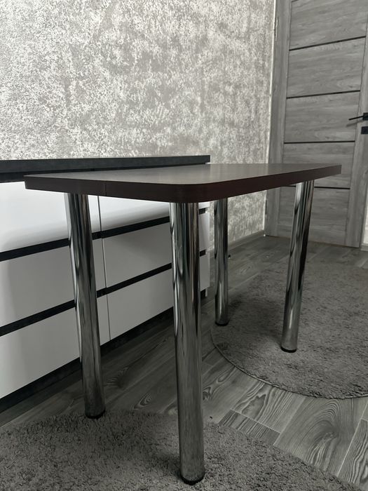 Продам куханный стол