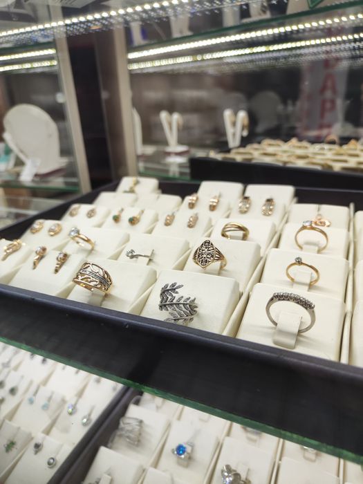 срібні ланцюжки, кольца, сережки,( серебро, серьги, кольца хрестики це