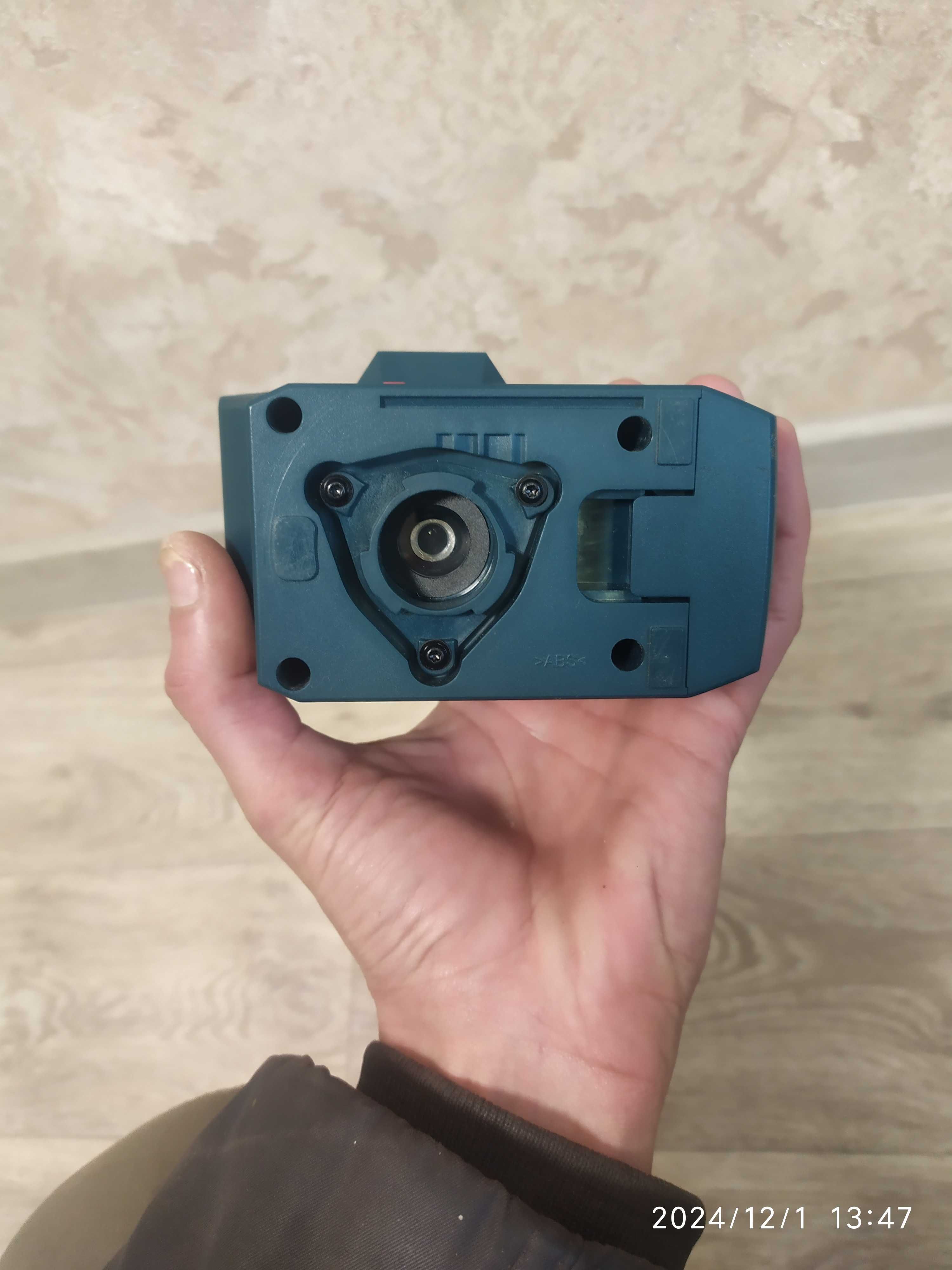 Лазерный уровень нивелир Bosch GLL 3-15X
