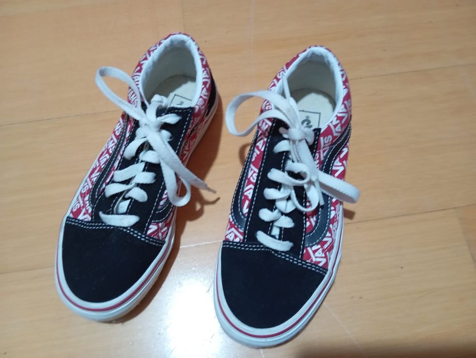 Sapatilhas Vans tamanho 34