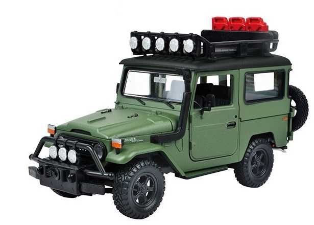 Motormax Toyota Land Cruiser FJ40 1/24