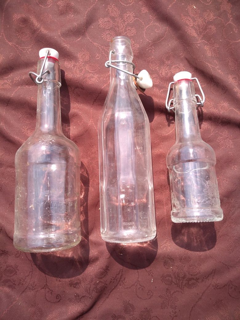 Butelki dekoracyjne z zatyczkami