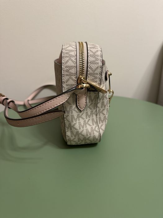 Biało-różowa Torebka Crossbody Michael Kors model “Jet Set” w monogram