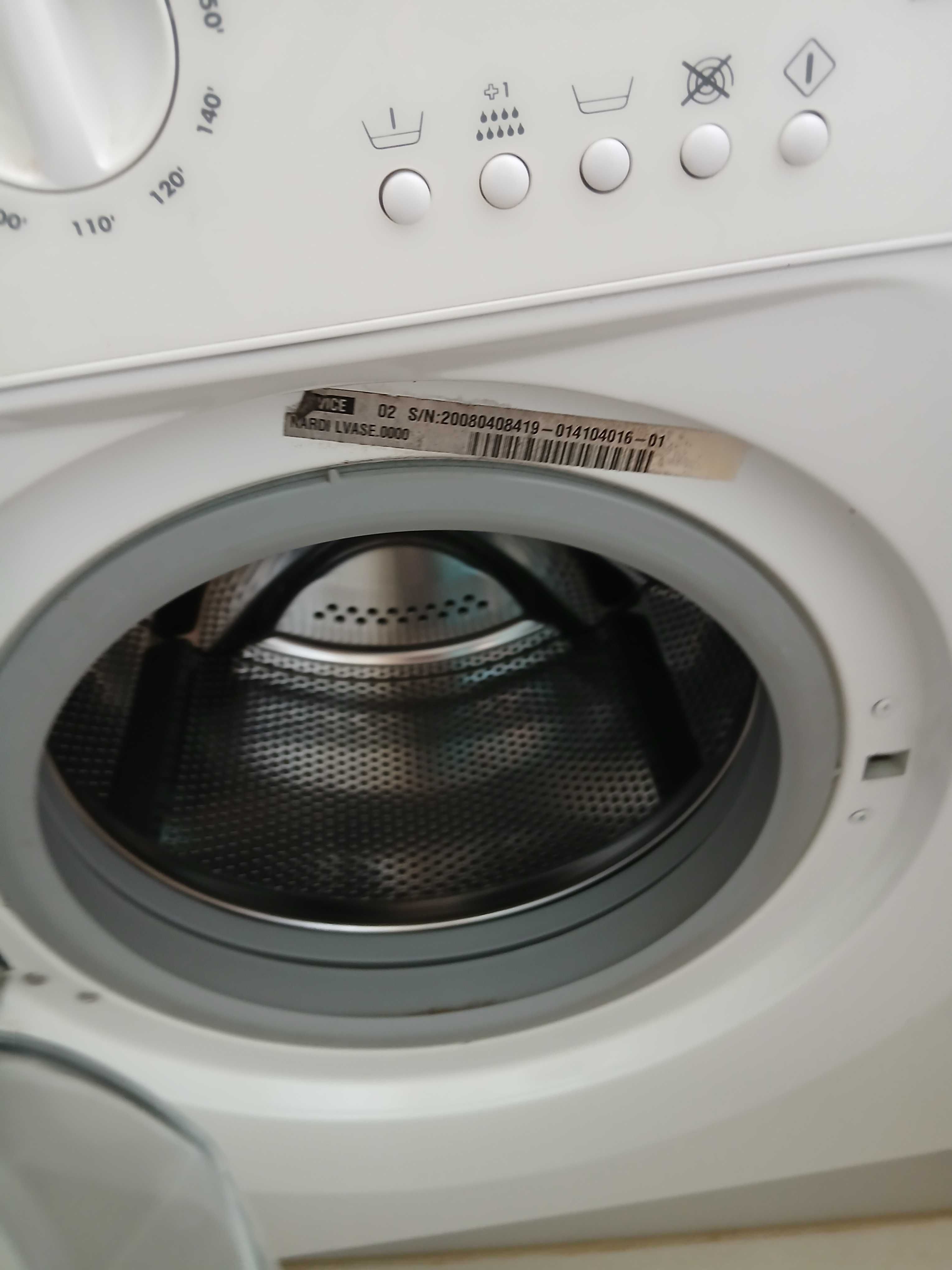 Máquina de lavar e secar roupa NARDI, de encastre, em muito bom estado