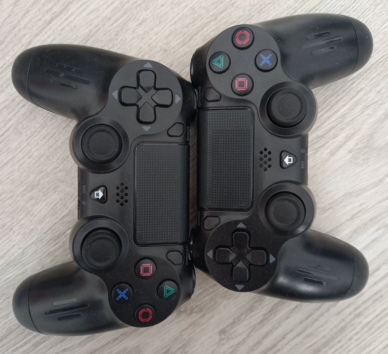 Ps4 pro 1TB CUH-7216B