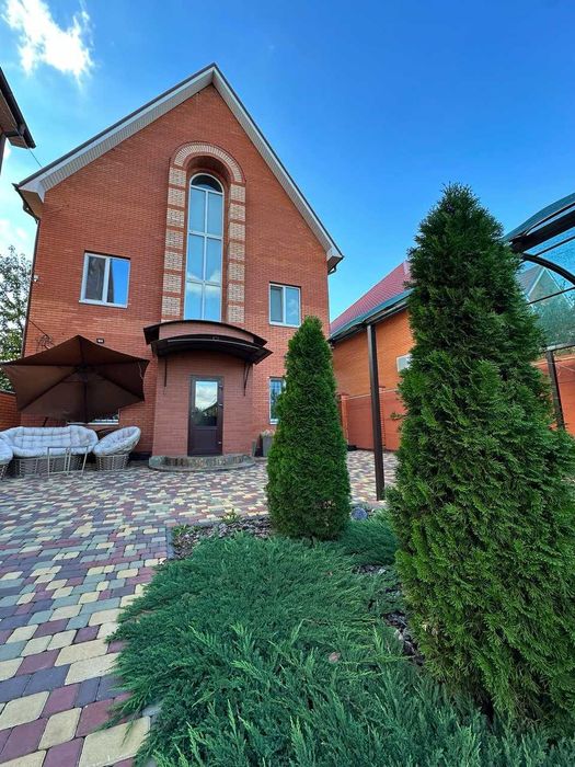 Продам 3-х эт. дом р-н Клочко ( Левый берег) газ.отопление