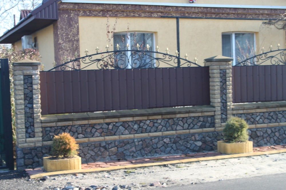 Будівельні роботи. Бригада будівельників (мулярів)