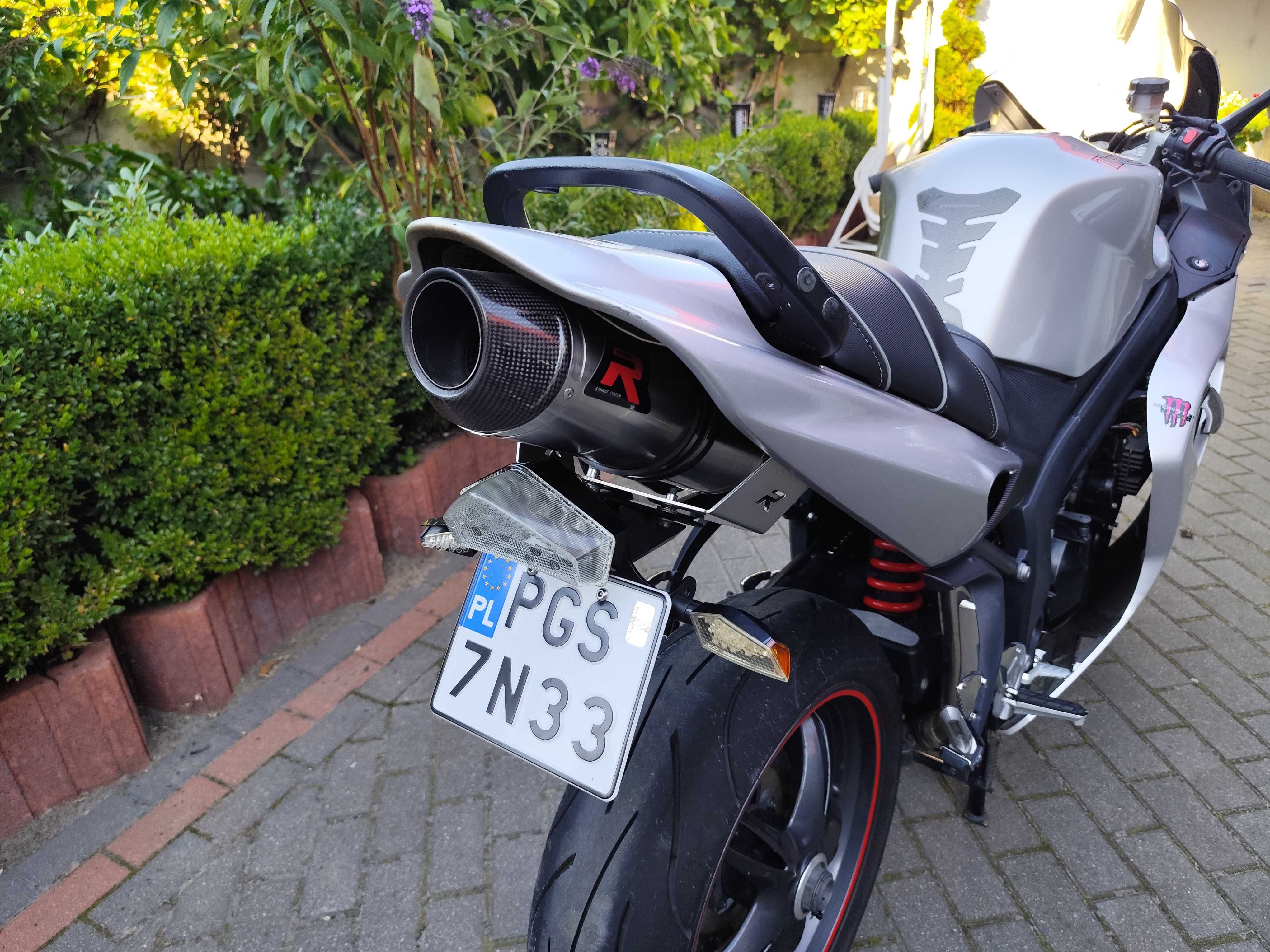 Triumph Sprint ST 1050