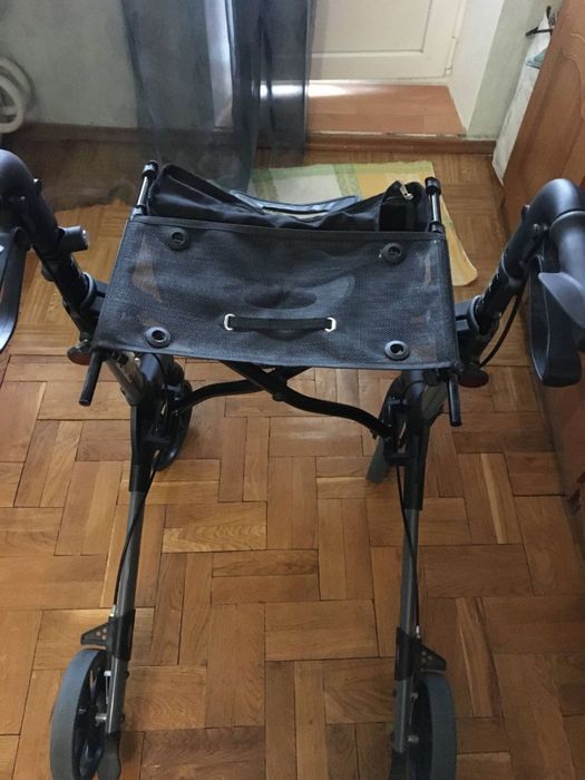 Ролатор для реабілітації