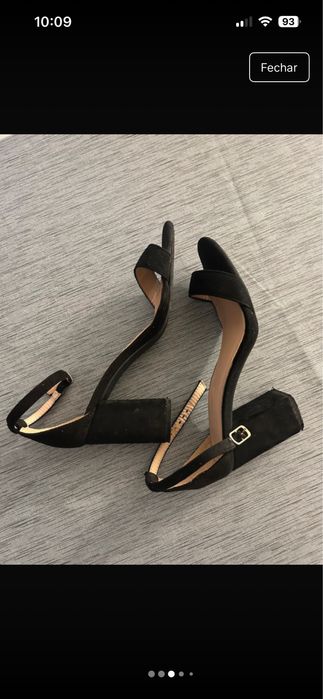 Sandalias com salto