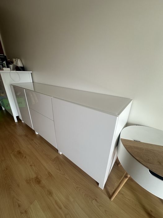 Aparador Ikea BESTÅ