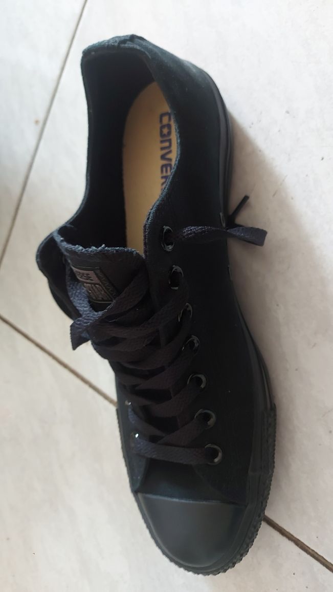 Ténis.  Novos. Converse All Star