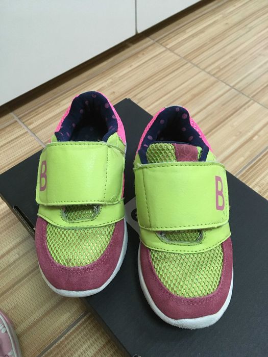 Брендові кросівки на дівчинку Benetton.