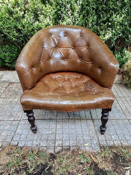 Cadeirão Vintage de Couro