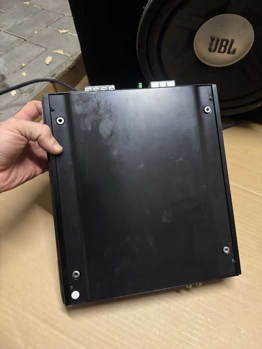 Продам сабвуфер с усилителем JBL