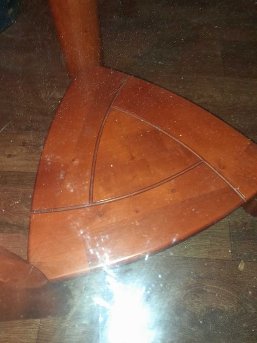 Продам скляний журнальний столик