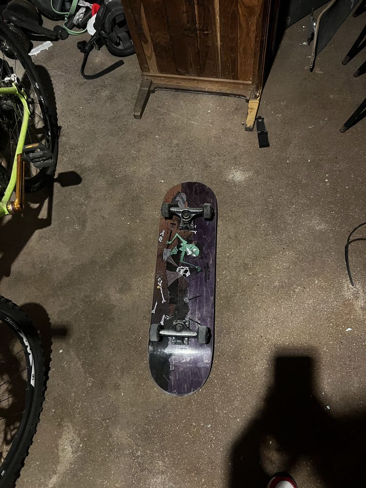 Skate toy machine