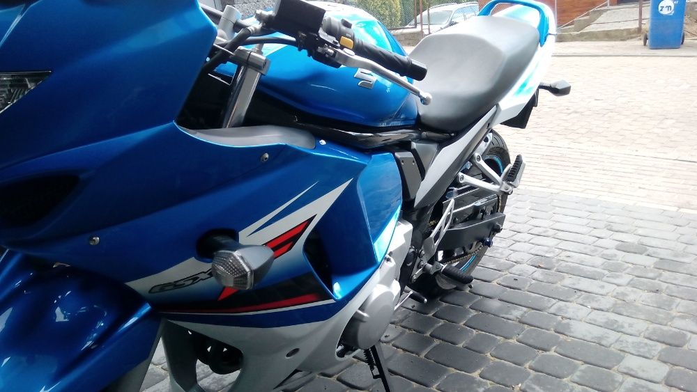 Suzuki GSX650f Bandit Katana