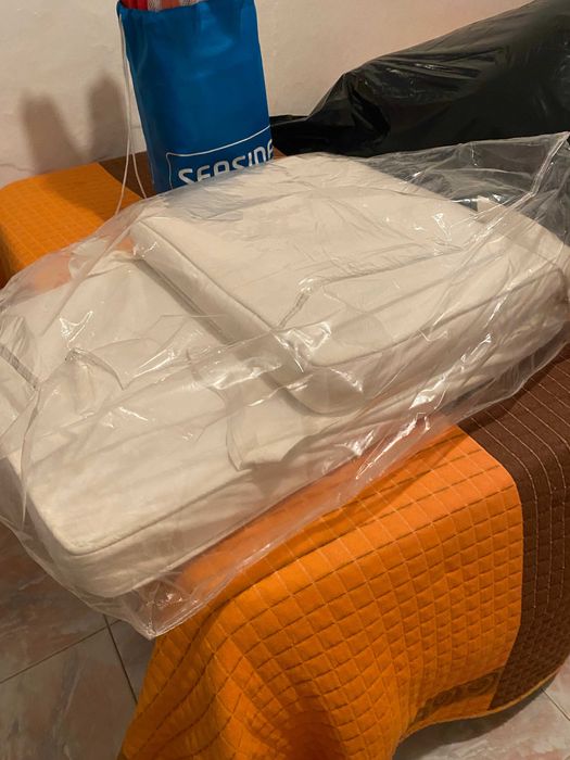 Cama de viagem Zippy e colchão de mola