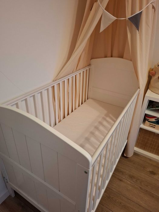 Łóżeczko, materac i pościel