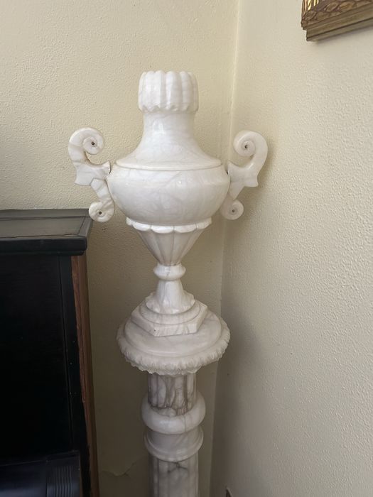 Candeeiro de pé de marmore