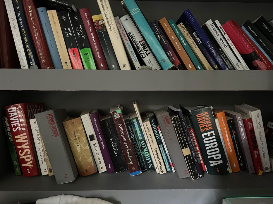 Książki historyczne, naukowe, popularnonaukowe, literatura piękna