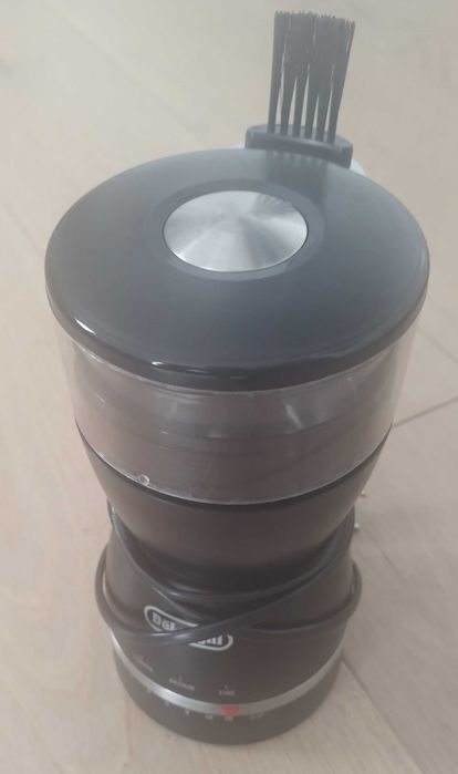 Młynek do kawy DeLonghi KG 49