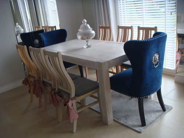 dębowy stół + 6 krzeseł  / dębowy stół z rzeżbionymi krzesłami
