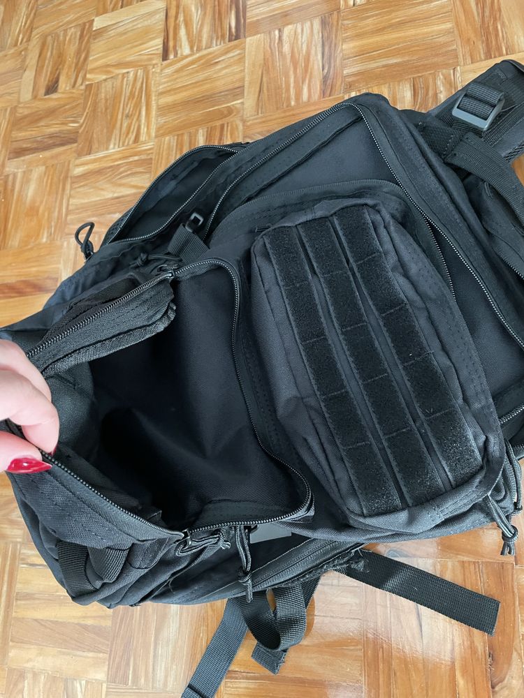 Mochila desportiva estilo militar