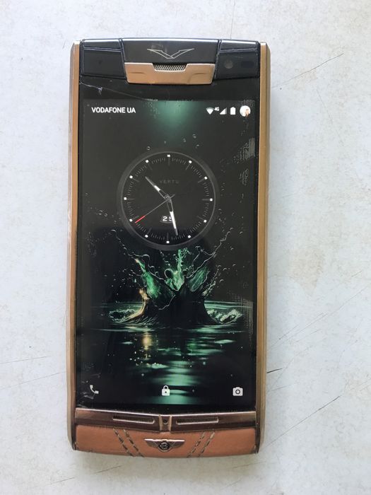 Vertu Signature Touch