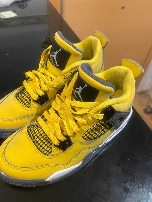 Jordan 4 Retro Lightning  43 EU / 9,5US / 27,5 CM