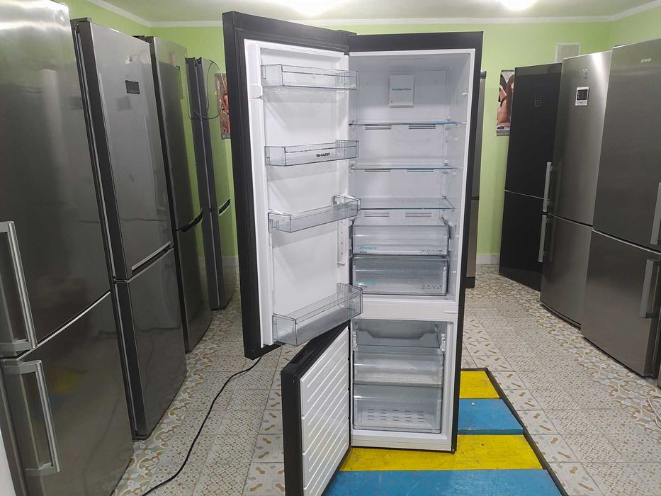 Холодильник SHARP SJBA-05DMXBE-EU з морозильною камерою