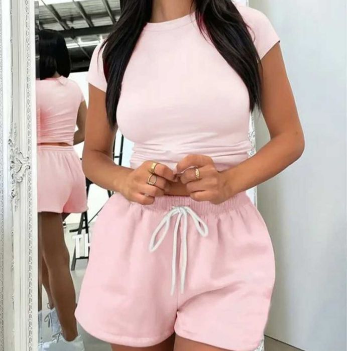 Жіночий комплект футболка і шорти S-M