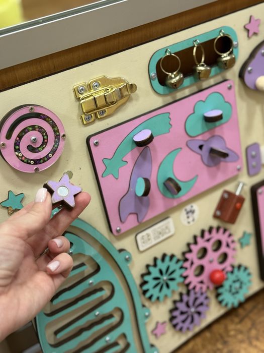 Бізіборд бизиборд космос