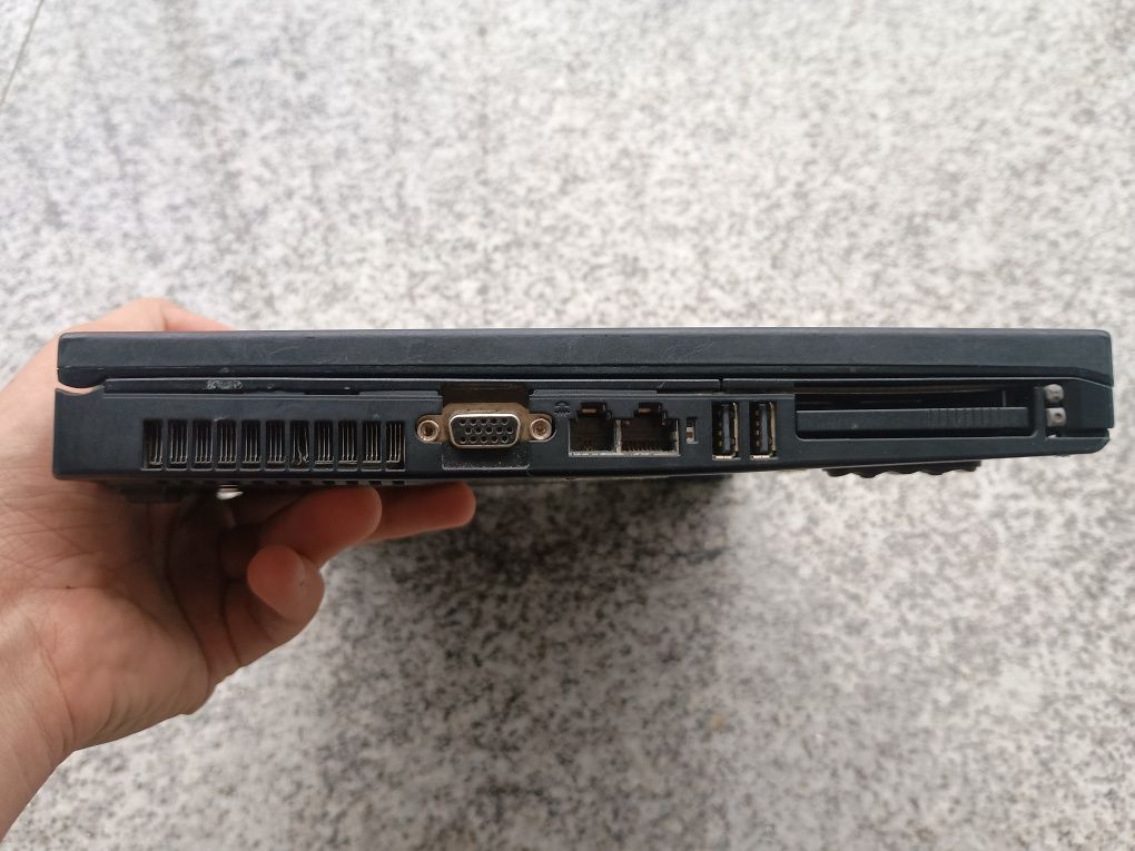 sprzedam laptopa thinkpad