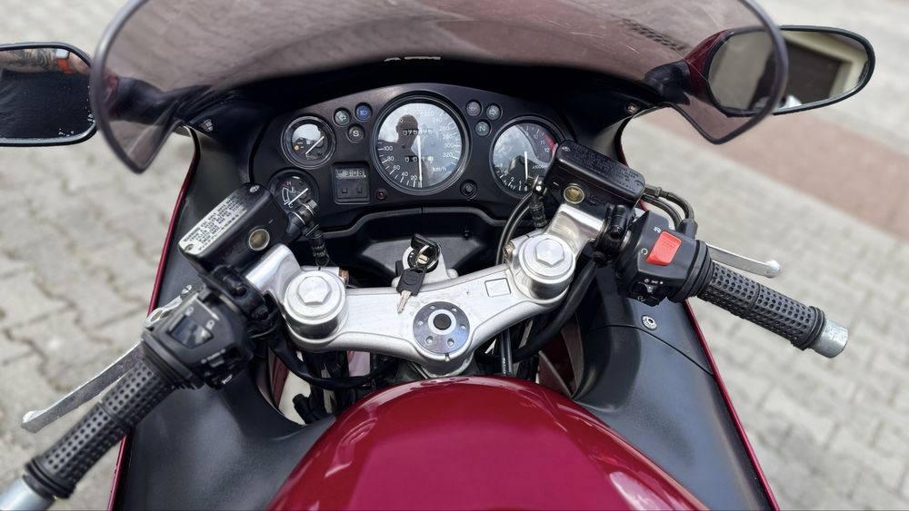 Honda Cbr 1100 XX Super Blackbird 1997 rok