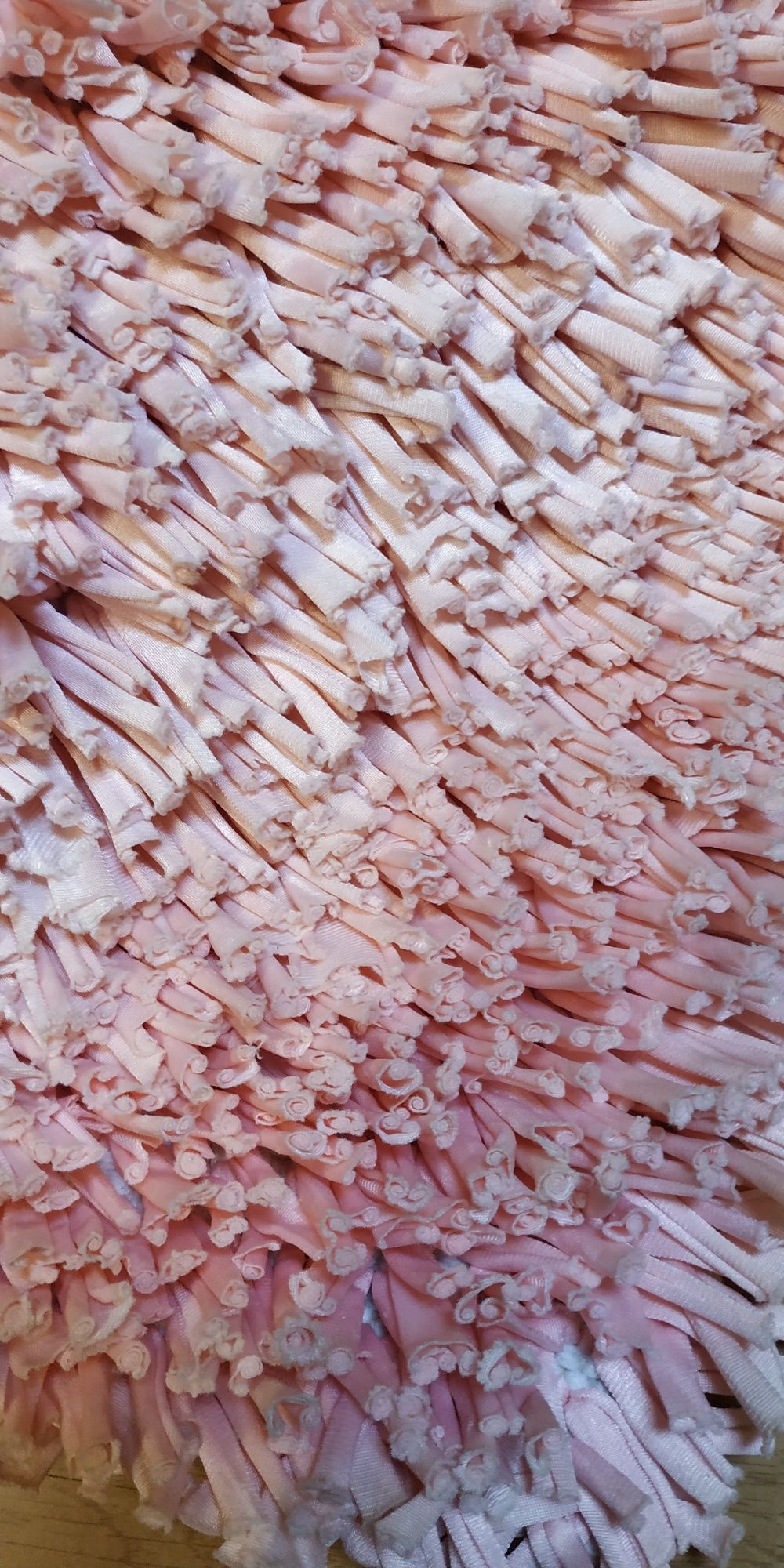 Tapetão rosa de frocos em nylon