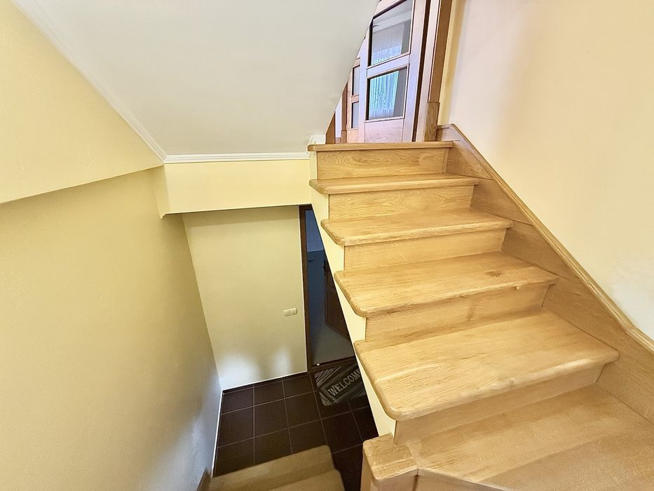 Шикарний котедж з каміном 3/х кім в Кутківцях