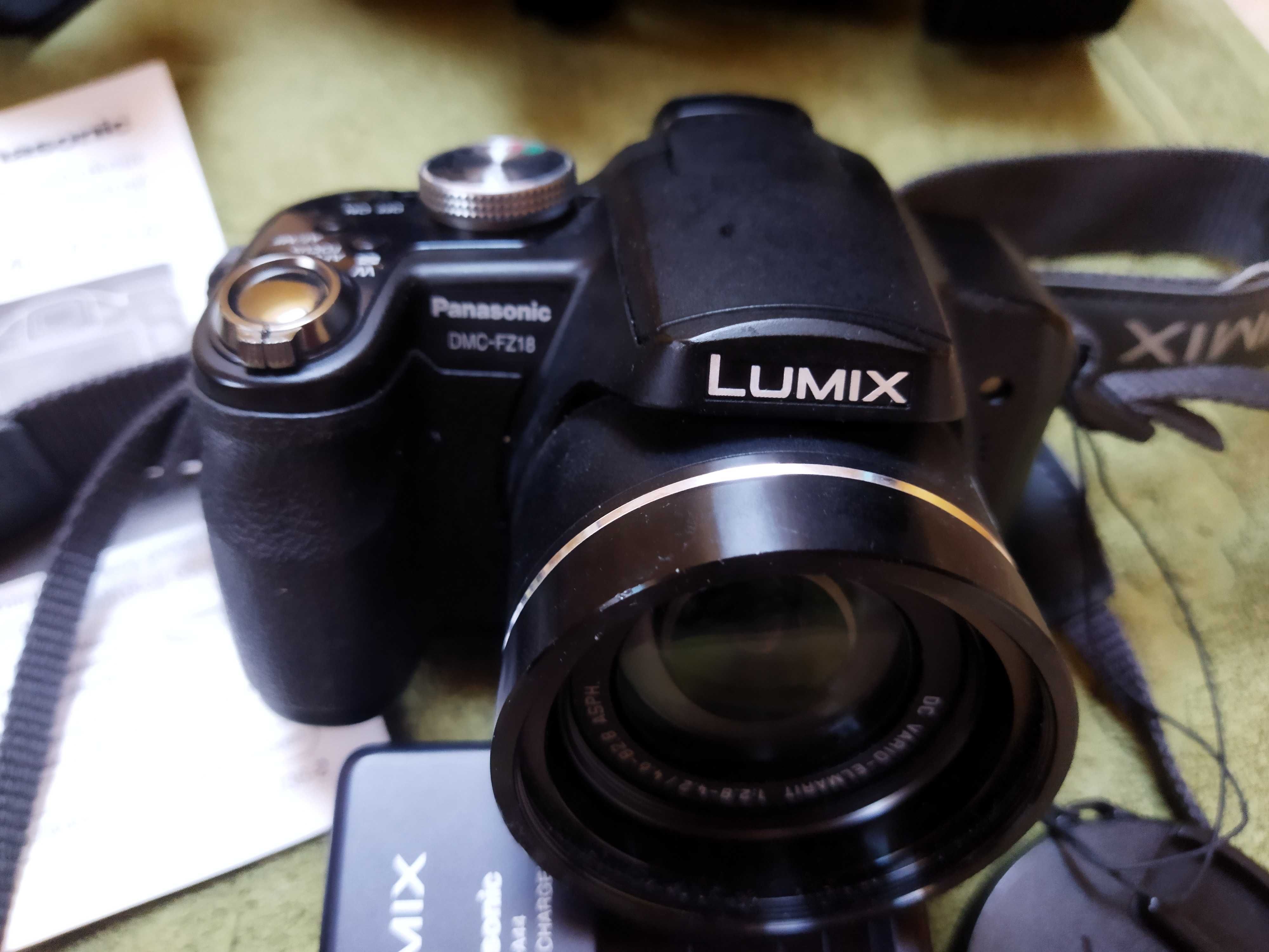 Aparat fotograficzny Panasonic Lumix DMC-FZ18 ze statywem