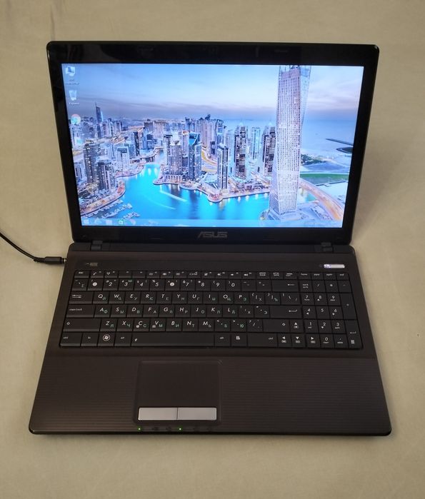 Asus k53_4ядра /ram 4 gb/две видеокарты gb