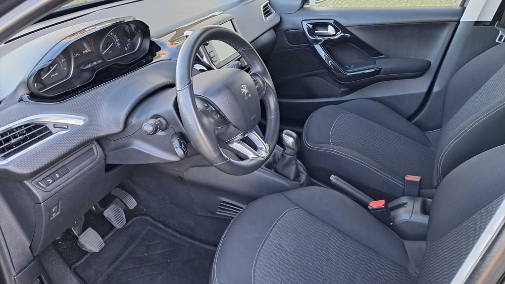 Peugeot 208 1.2 PureTech  STYLE