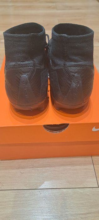 Sprzesam buty piłkarskie Nike ZM SUPERFLY 10 ELITE AG-PRO roz. 38,5
