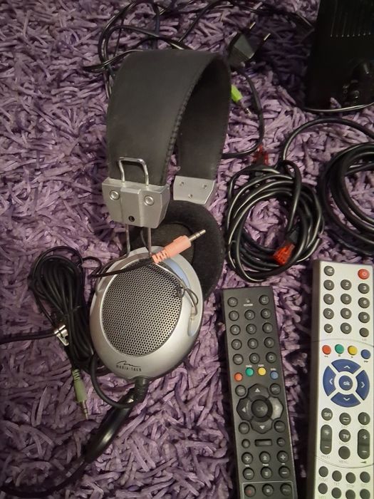 Słuchawki przewody piloty