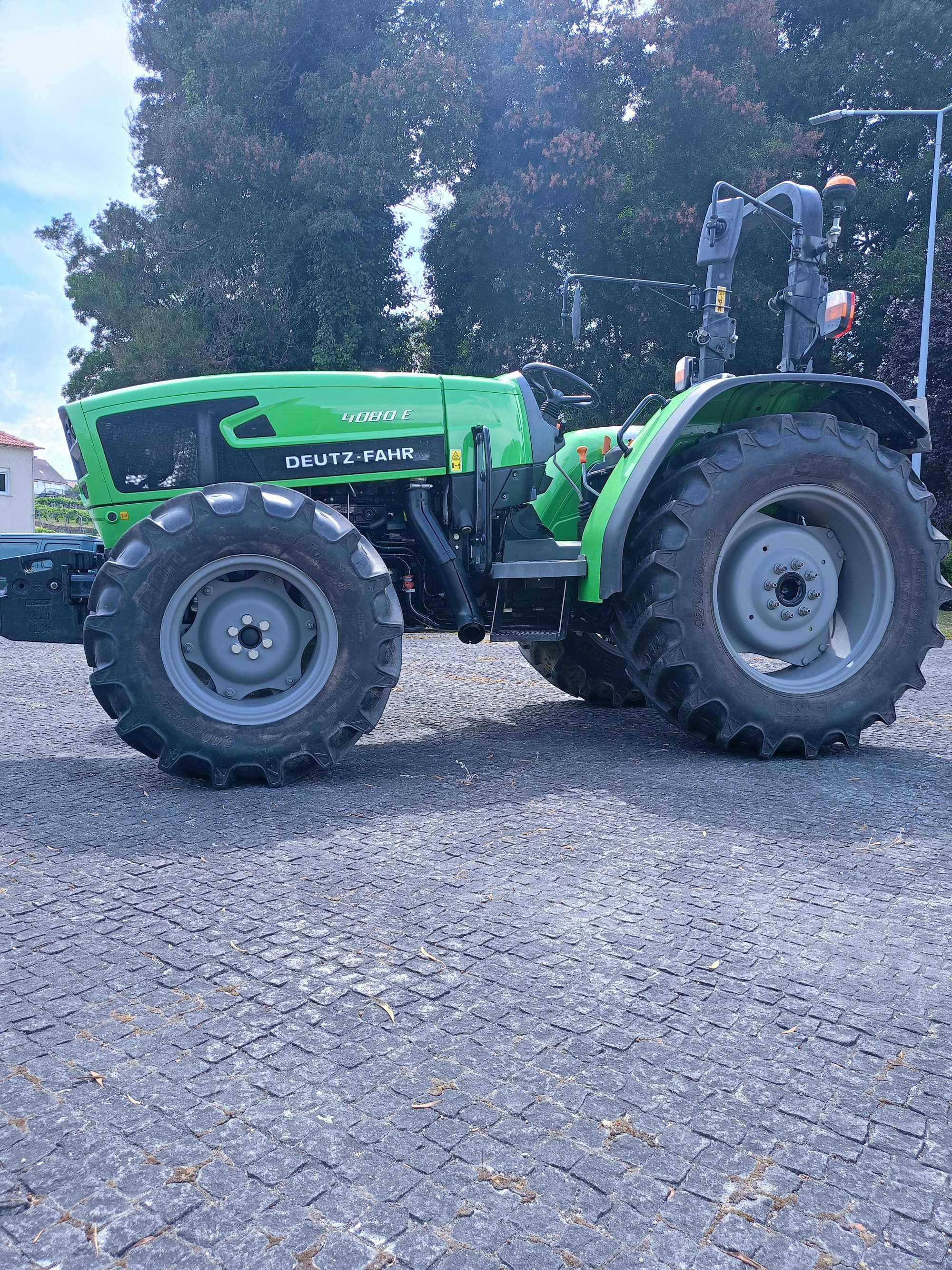 Trator Deutz 80cv semi-novo