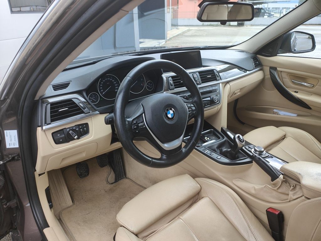 BMW 320d Touring  Luxury F31